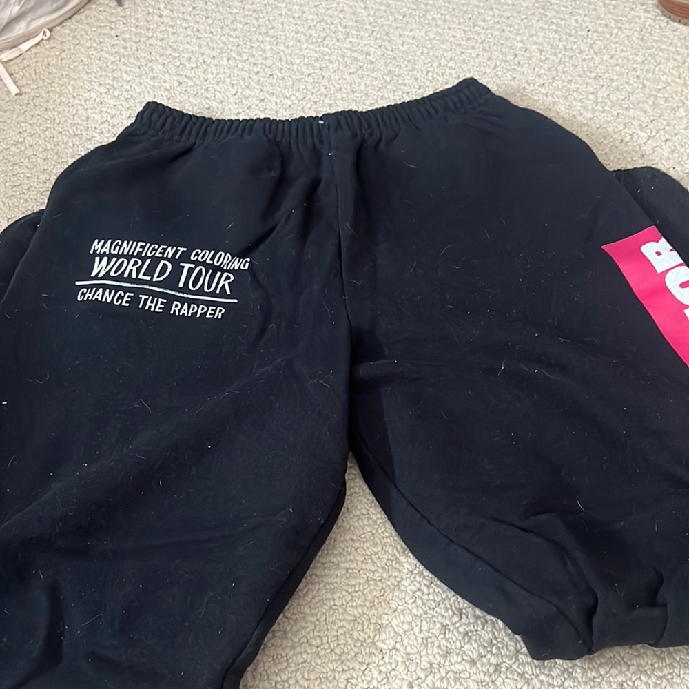 chance the rapper tour sweatpants